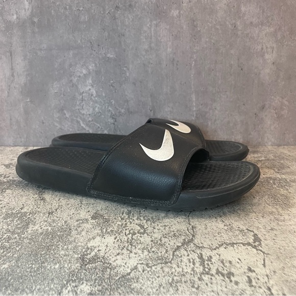 Nike Black and White Slide Sandals - Picture 1 of 5